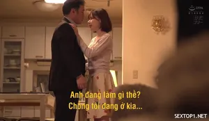 Em nhân viên giao pizza kèm chương trình khuyến mãi đặc biệt