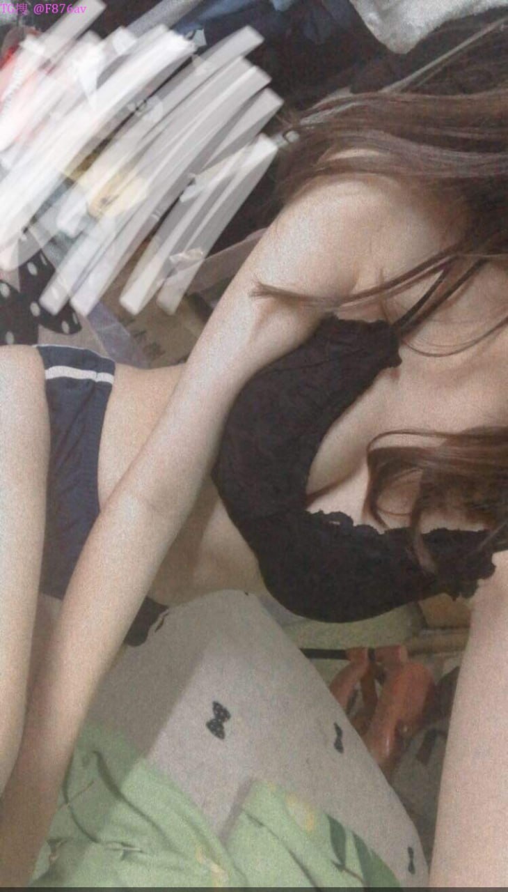 Một số tiền lớn để đặt lịch hẹn với một sinh viên bán thời gian