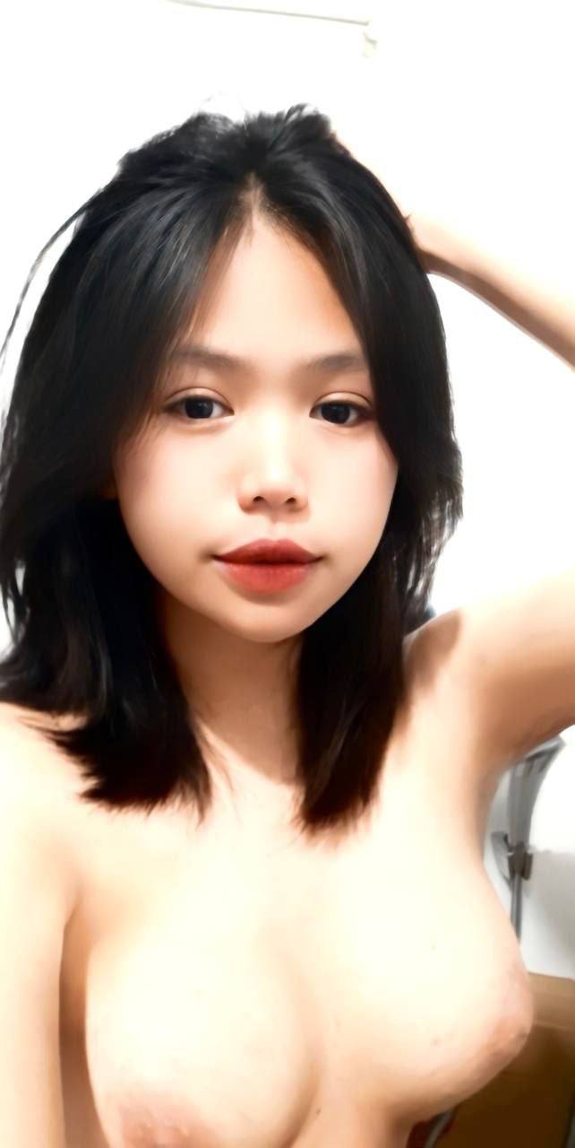 Em vẫn không thể nào quên được con cặc của anh